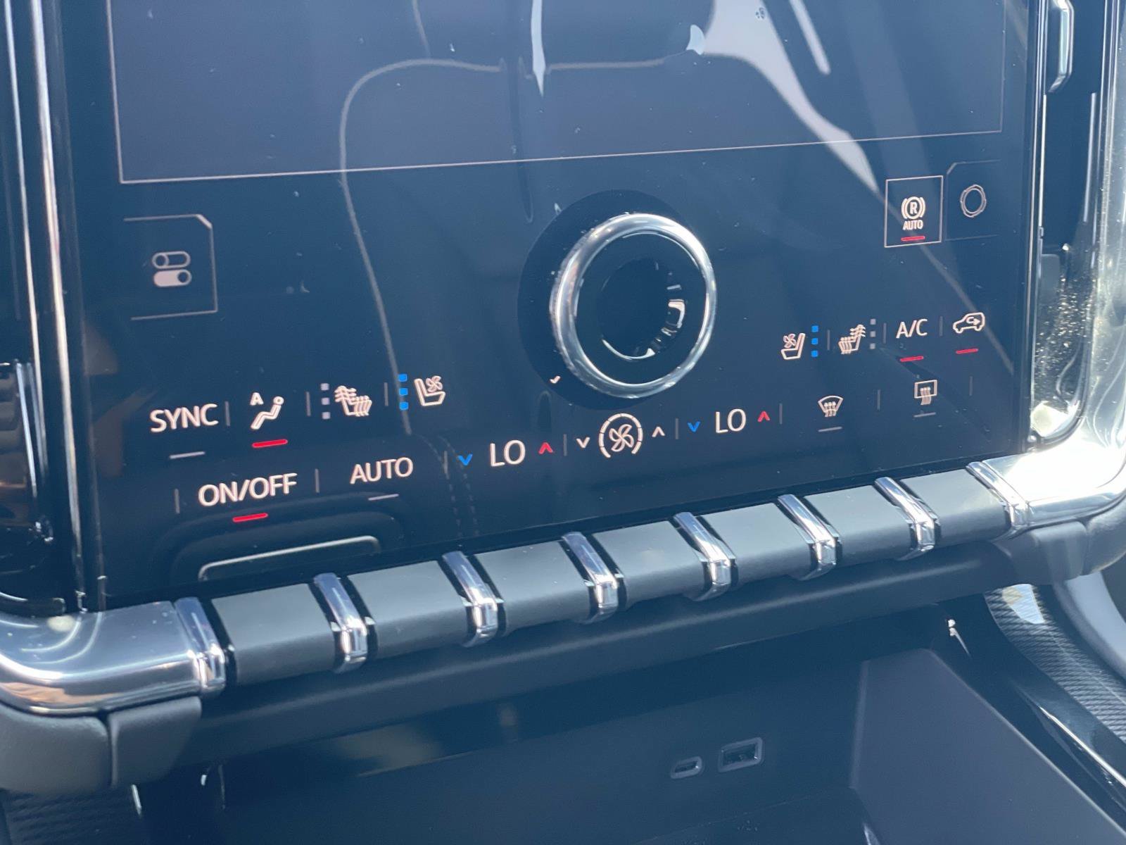 New 2026 GMC Yukon XL Elevation w/ Elevation Premium Package RWD image 15