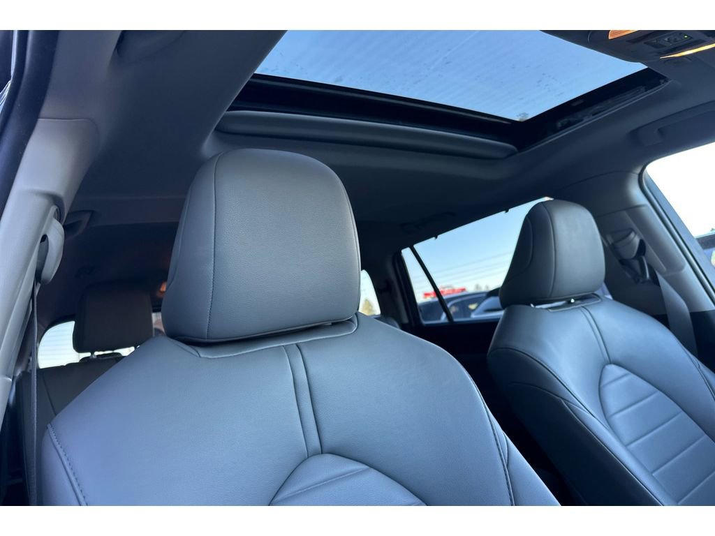 Used 2023 Toyota Highlander XLE image 18