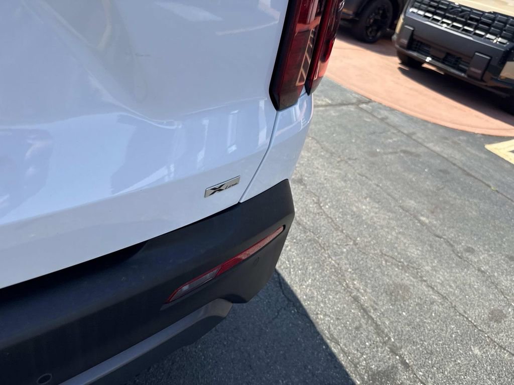 Used 2023 Kia Sorento S w/ Panoramic Sunroof Package AWD/4WD image 6