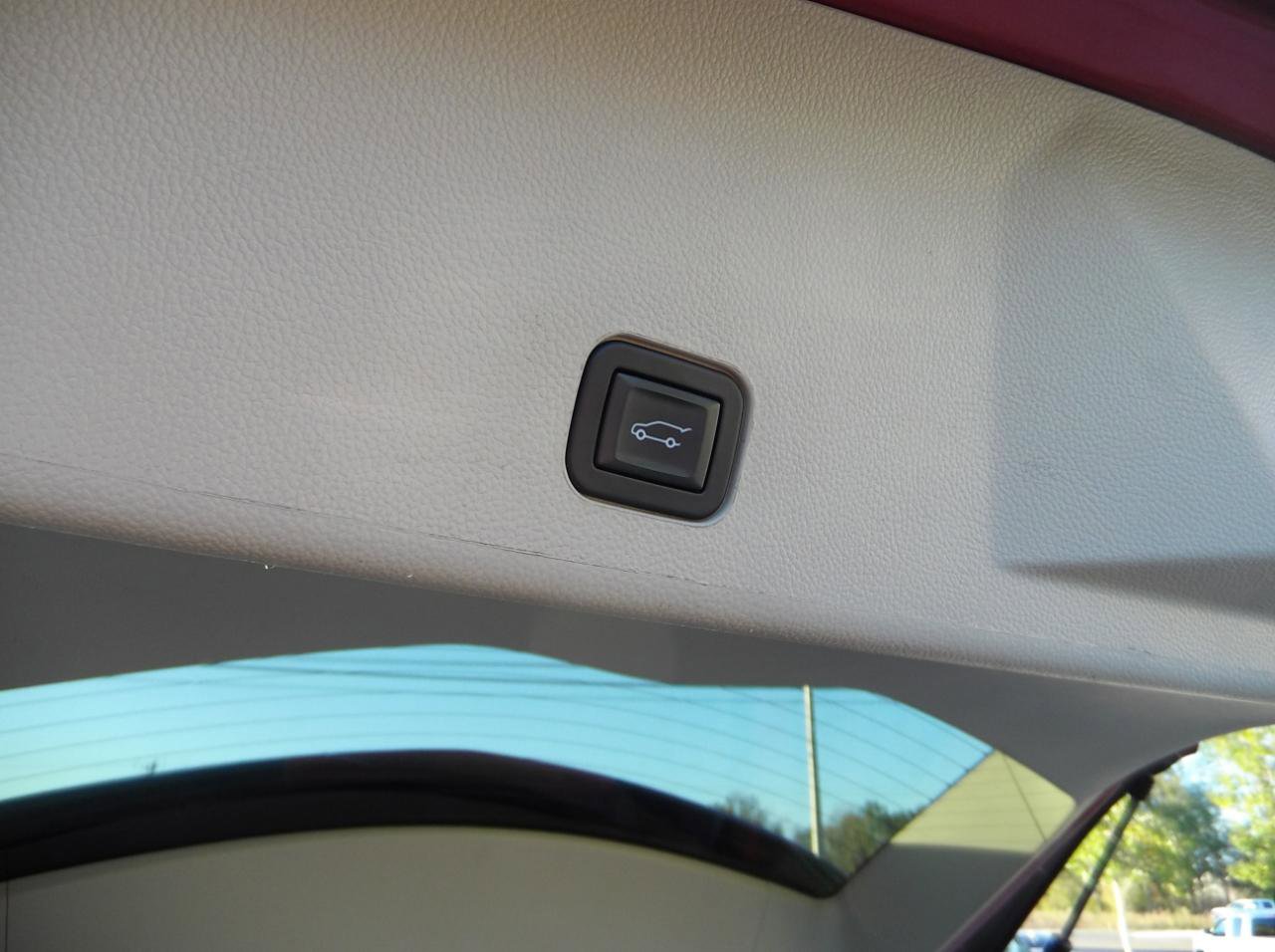 Used 2015 Cadillac SRX Performance w/ Driver Awareness Package FWD image 8