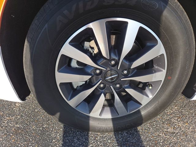 Used 2023 Chrysler Pacifica Limited image 10