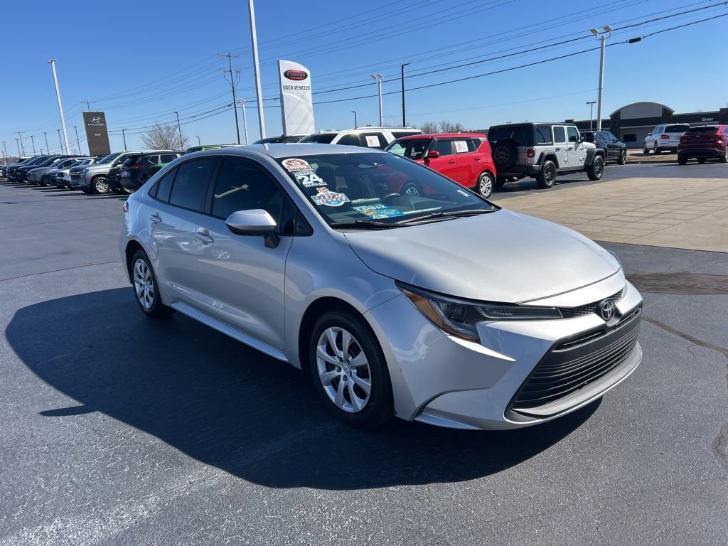 Used 2024 Toyota Corolla LE image 19