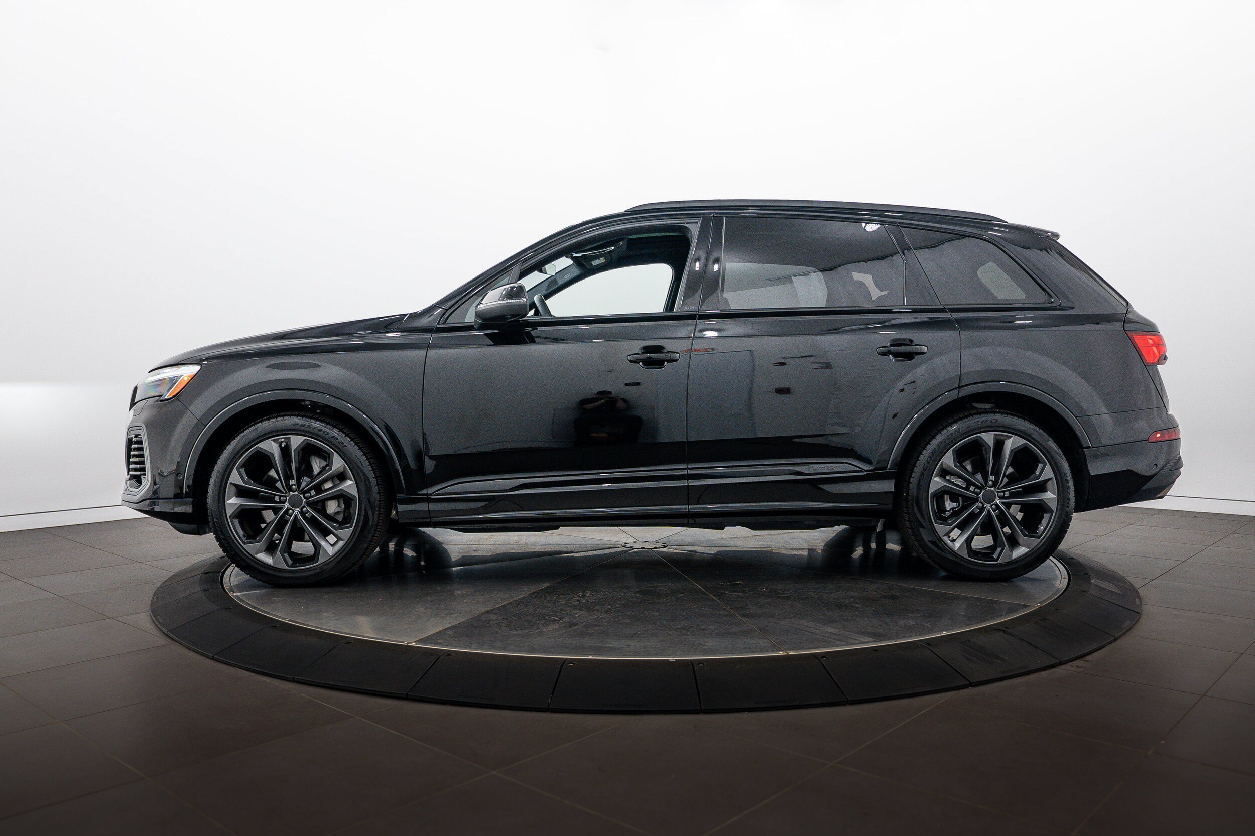 Used 2026 Audi Q7 3.0T Premium Plus w/ Premium Plus Package AWD/4WD image 7