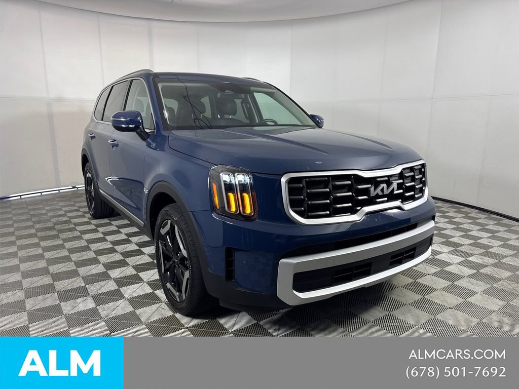 Used 2025 Kia Telluride S FWD image 4