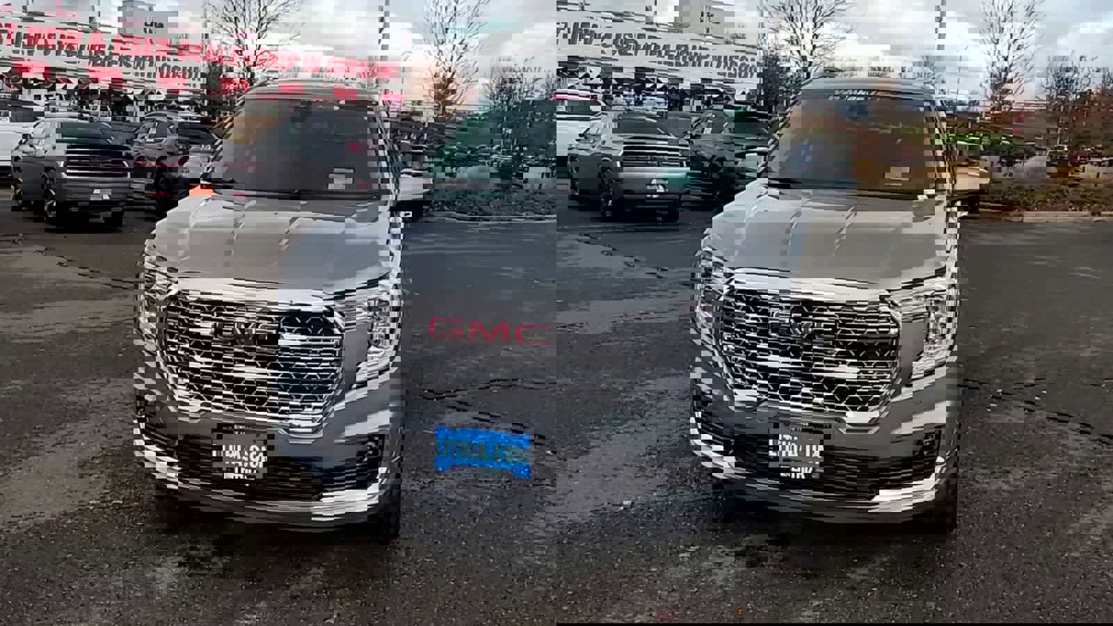 Used 2023 GMC Terrain Denali w/ Denali Premium Package image 3