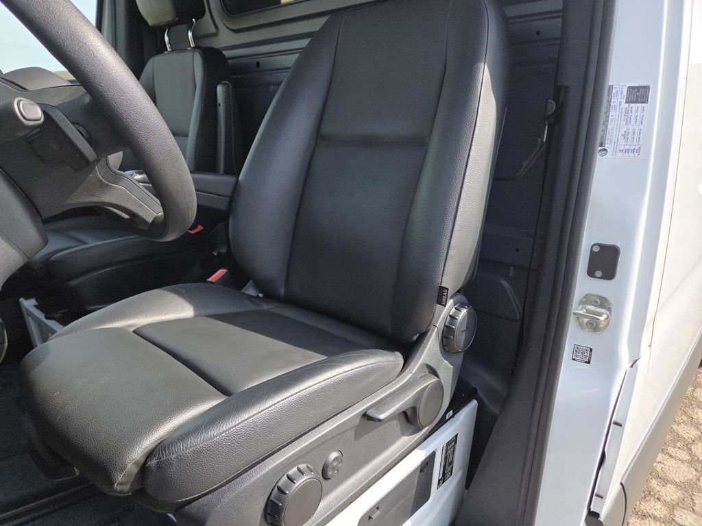 Used 2024 Mercedes-Benz Sprinter 2500 w/ Acoustic Package image 17