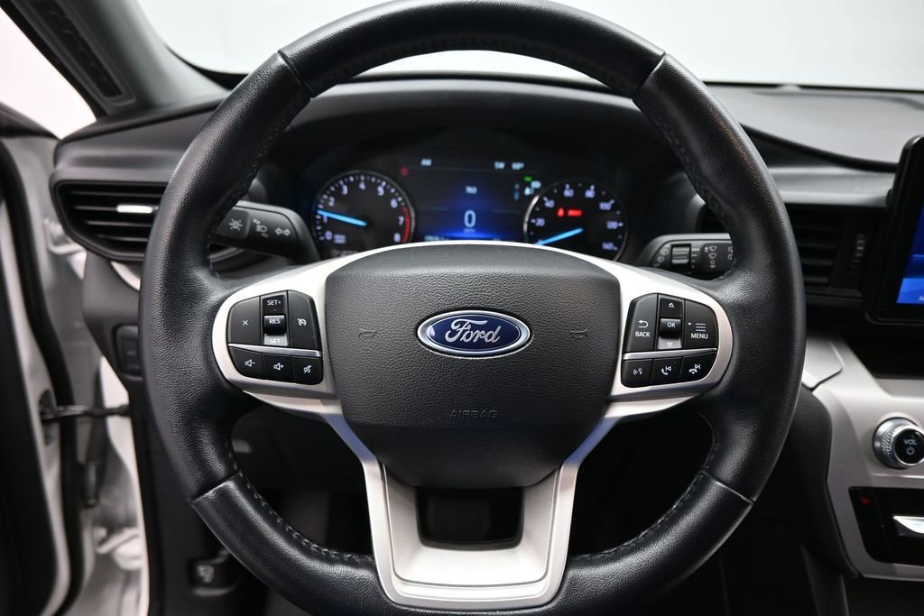 Certified 2023 Ford Explorer XLT RWD image 14