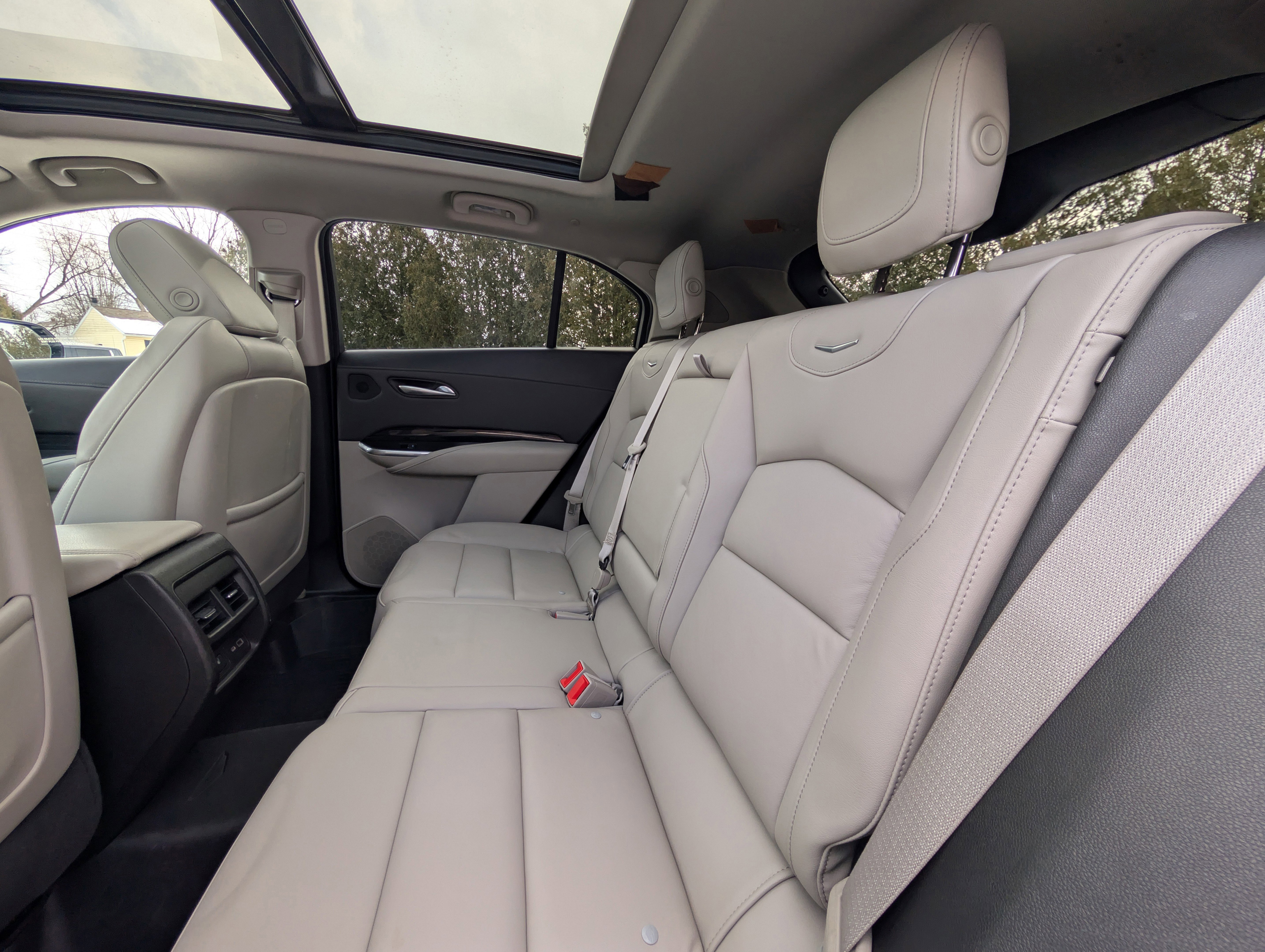 Used 2022 Cadillac XT4 Premium Luxury w/ Sun And Sound Package image 39