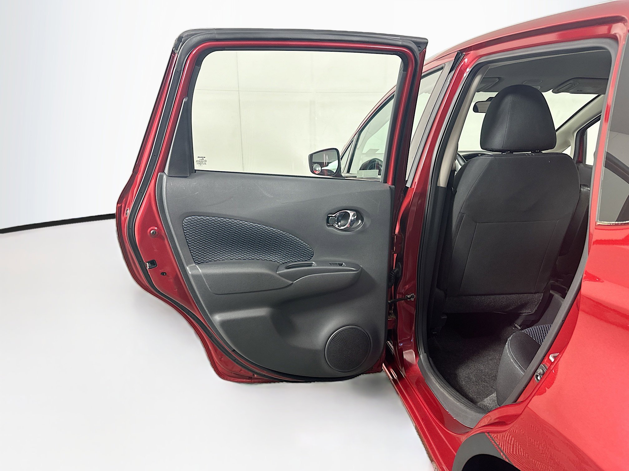 Used 2018 Nissan Versa Note SV FWD image 25