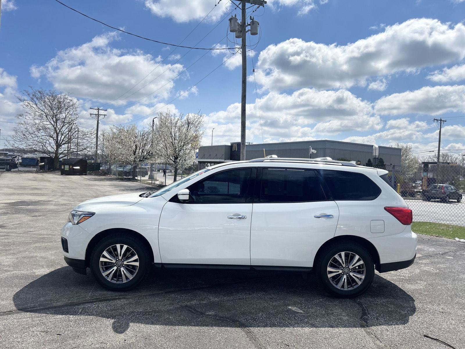 Used 2019 Nissan Pathfinder SL AWD/4WD image 9