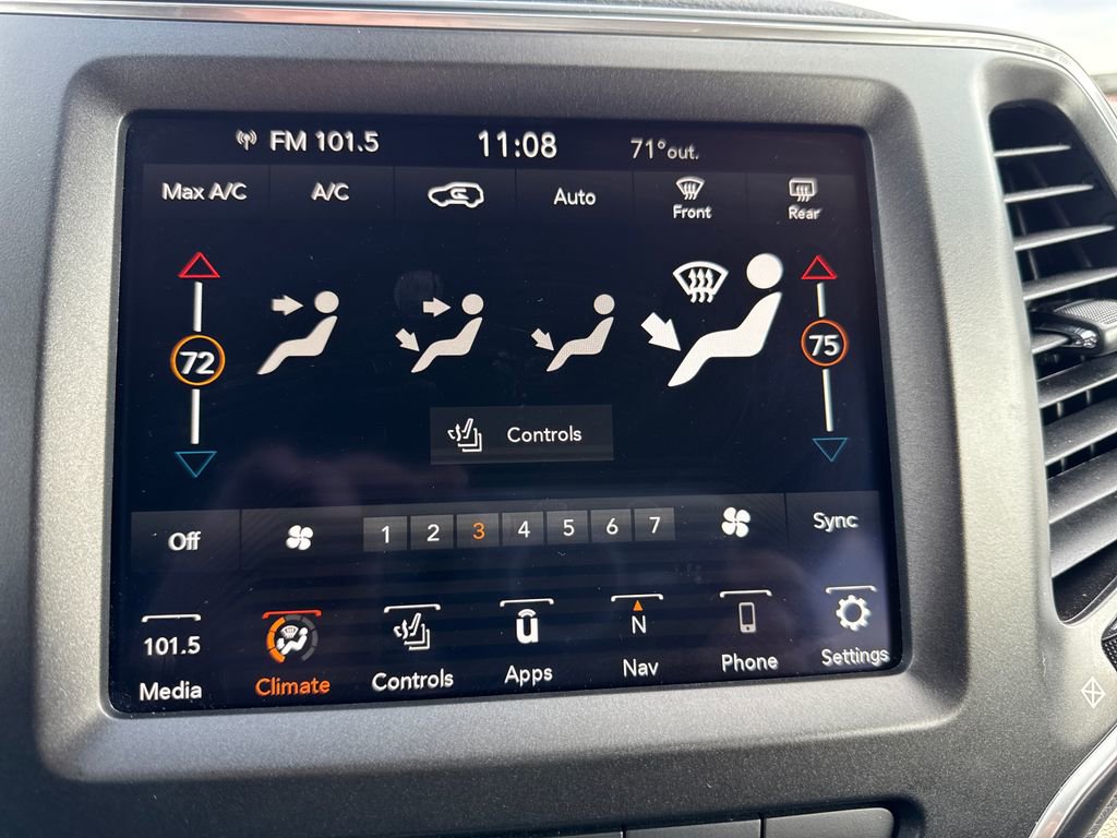 Used 2023 Jeep Cherokee Trailhawk w/ Premium Leather Package image 33