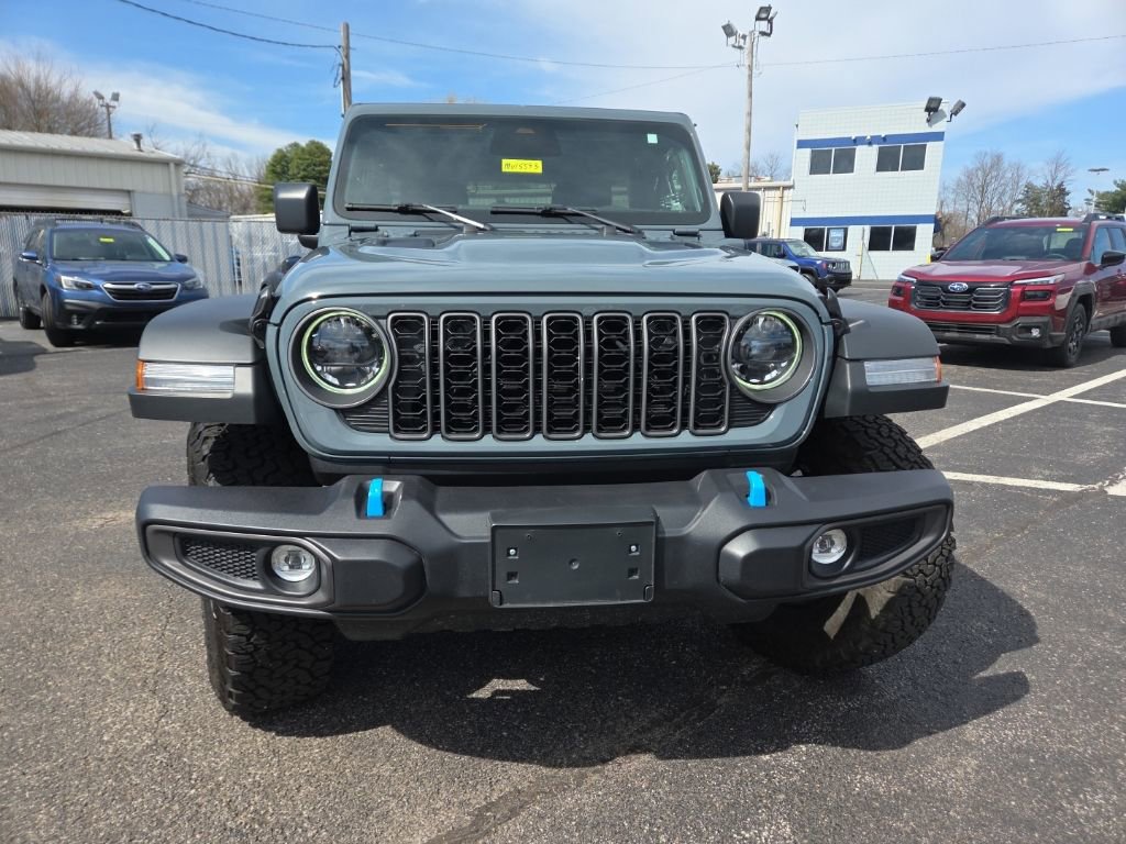 Used 2025 Jeep Wrangler Unlimited Rubicon 4xe image 2