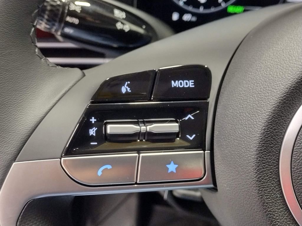 New 2026 Hyundai Elantra Limited FWD image 25