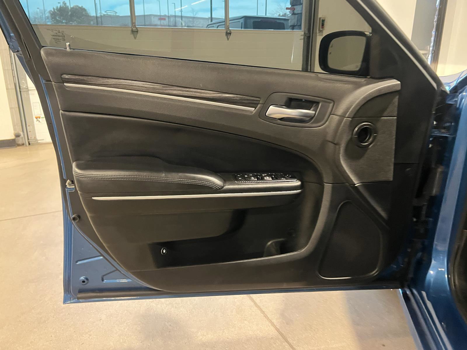 Used 2022 Chrysler 300 Touring L image 26