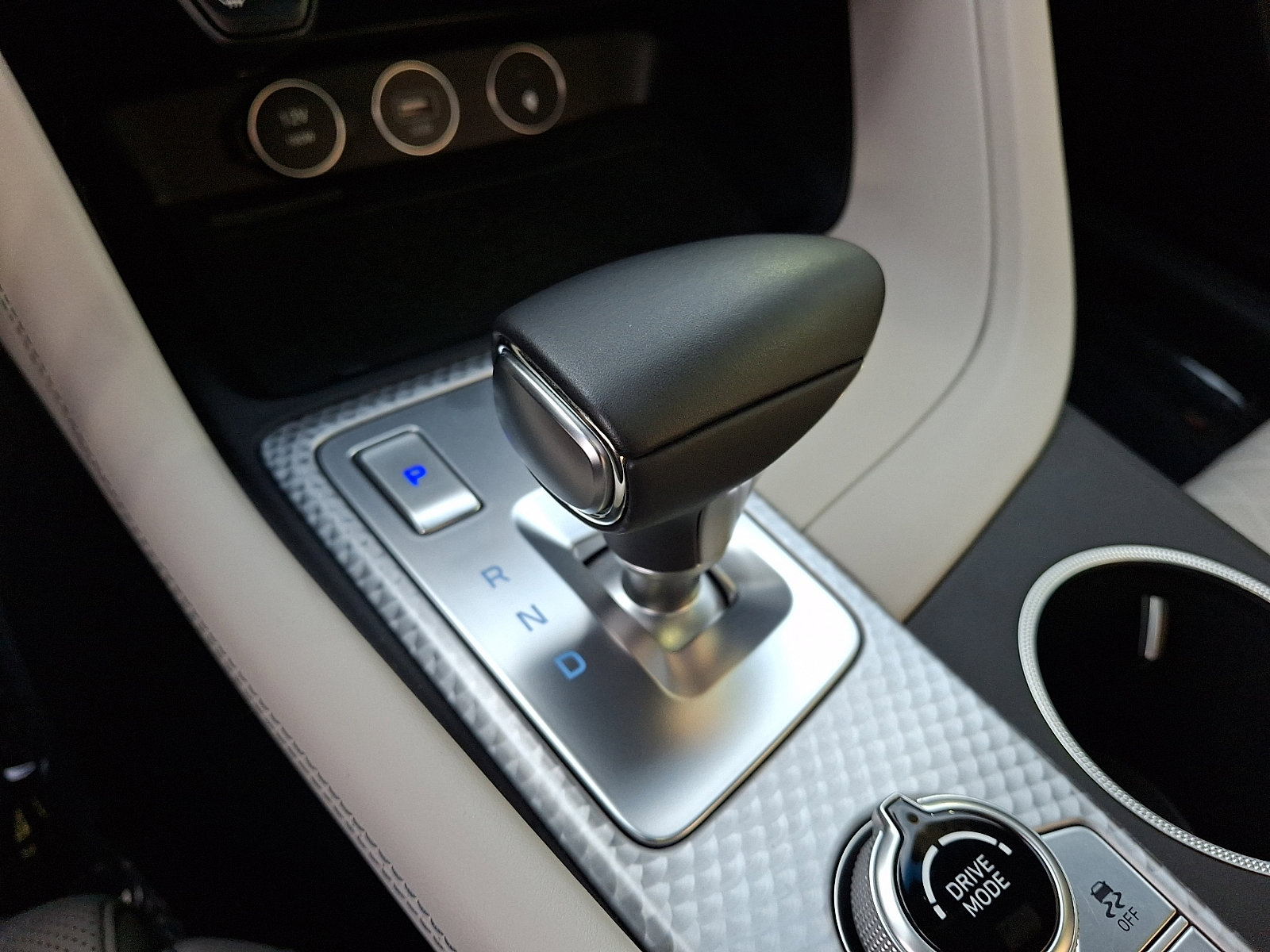 Certified 2023 Genesis G70 3.3T w/ Sport Prestige Package image 15