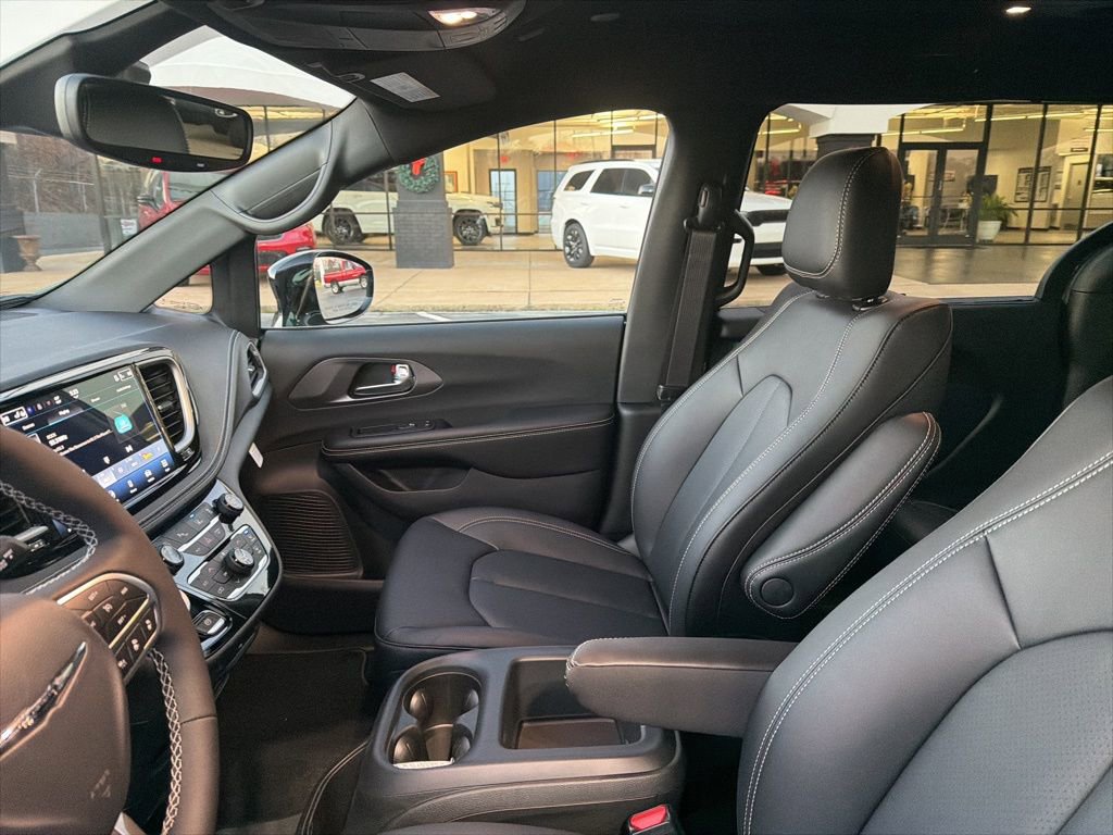 New 2026 Chrysler Pacifica Select FWD image 28