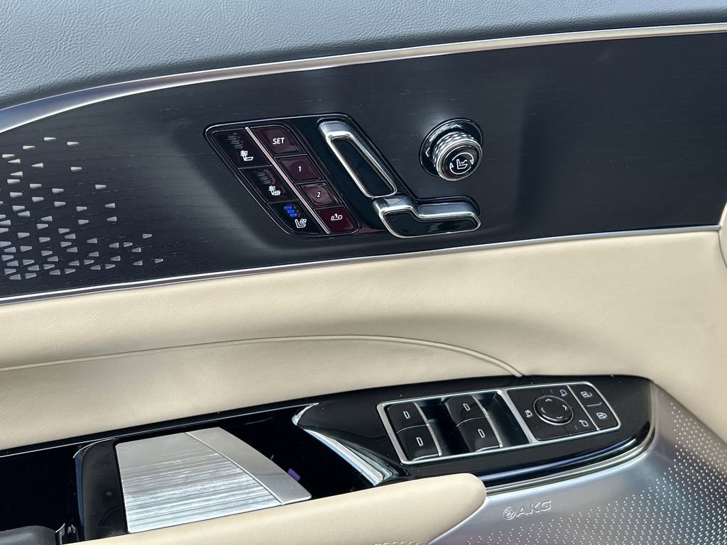 New 2026 Cadillac Lyriq Signature Sport w/ Nappa Leather Package AWD/4WD image 18