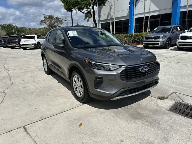Used 2025 Ford Escape Active FWD image 31