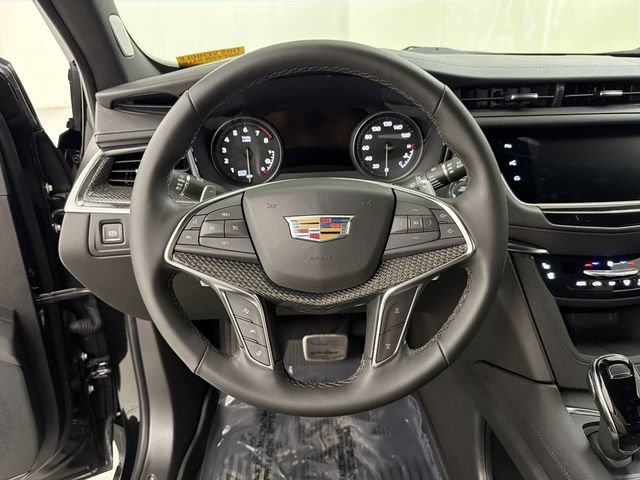 Certified 2026 Cadillac XT5 Sportv w/ LPO, Floor Liner Package AWD/4WD image 20