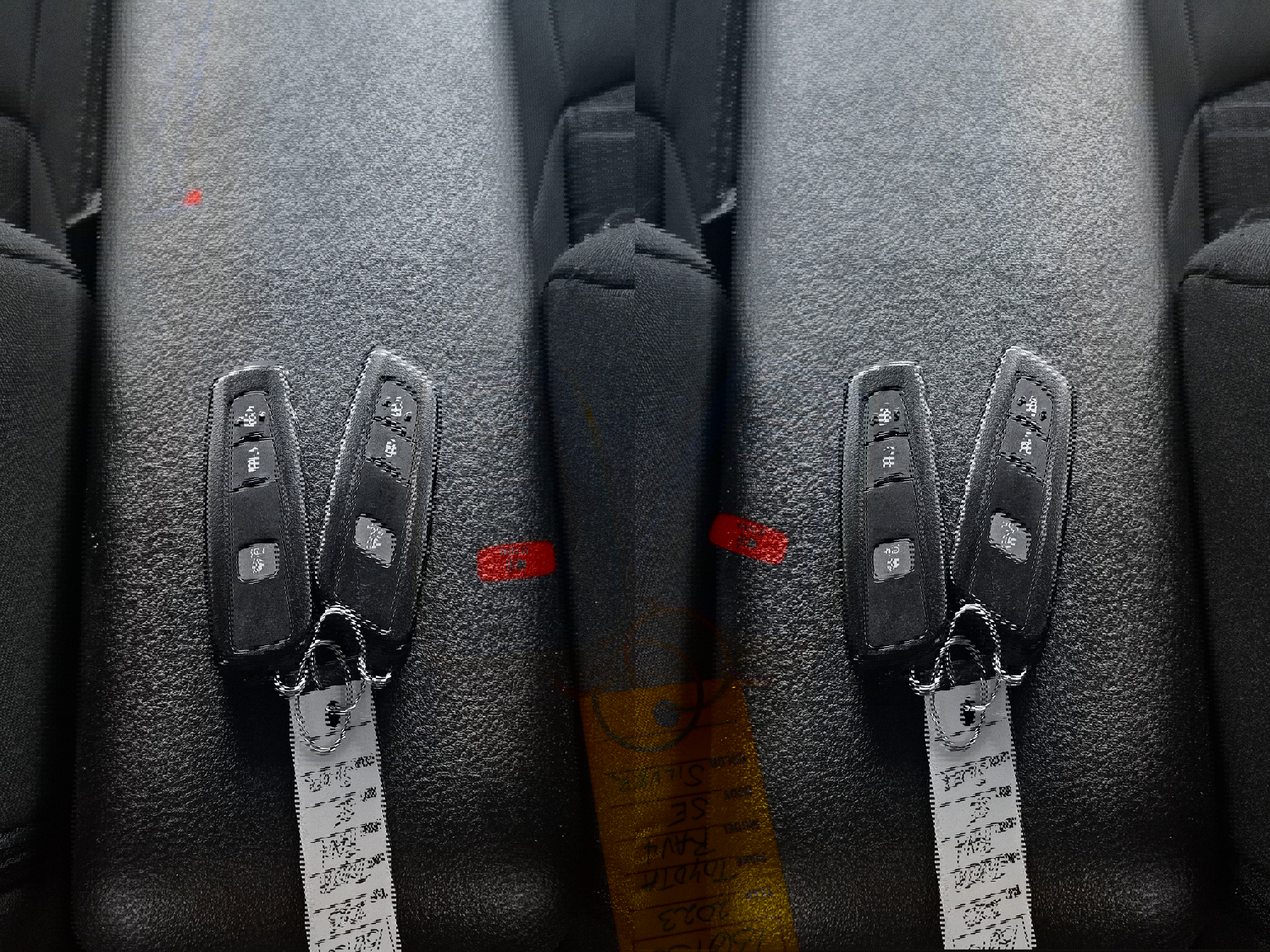 Used 2023 Toyota RAV4 SE image 31