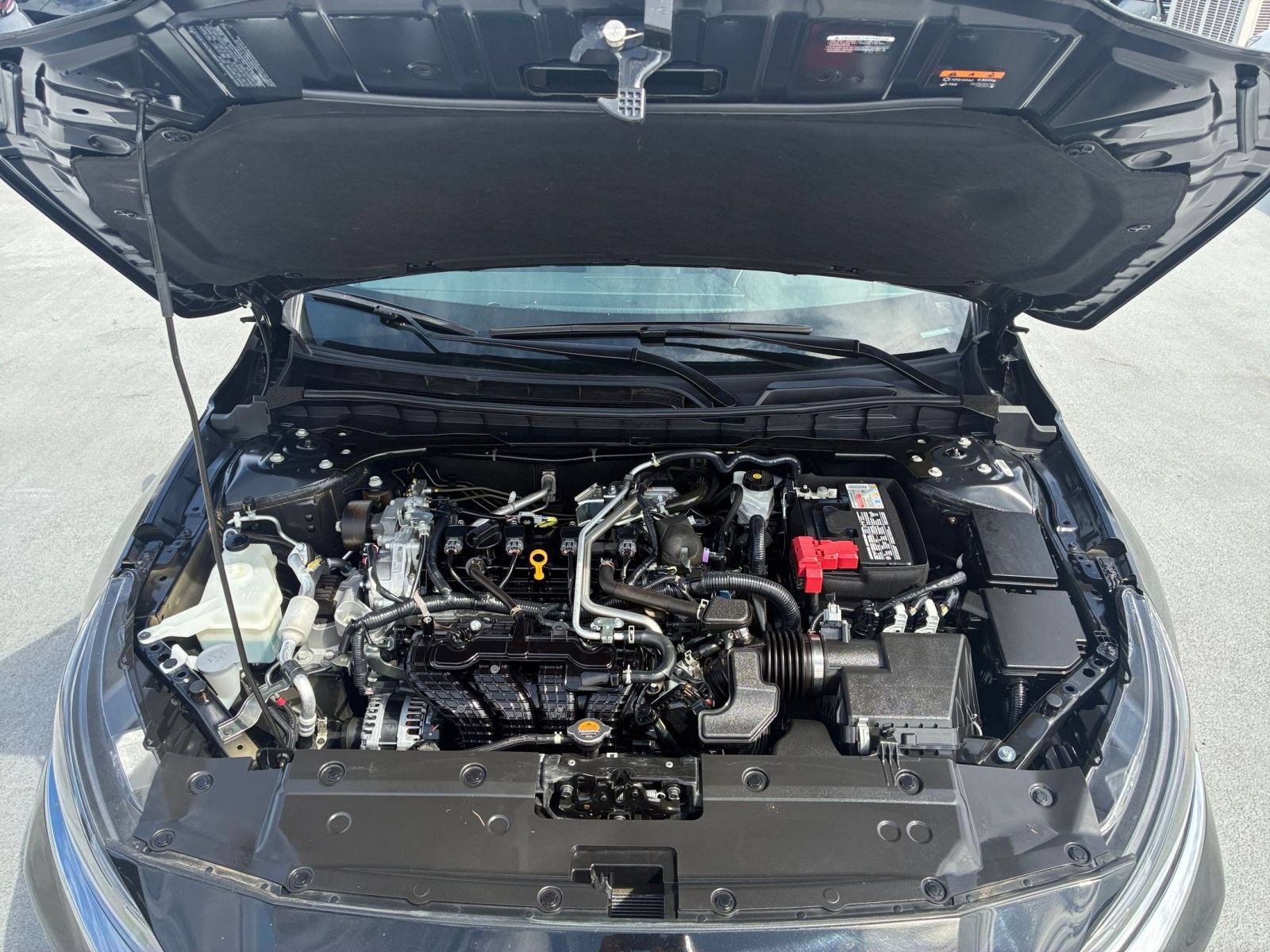 Used 2025 Nissan Altima 2.5 SV FWD image 31
