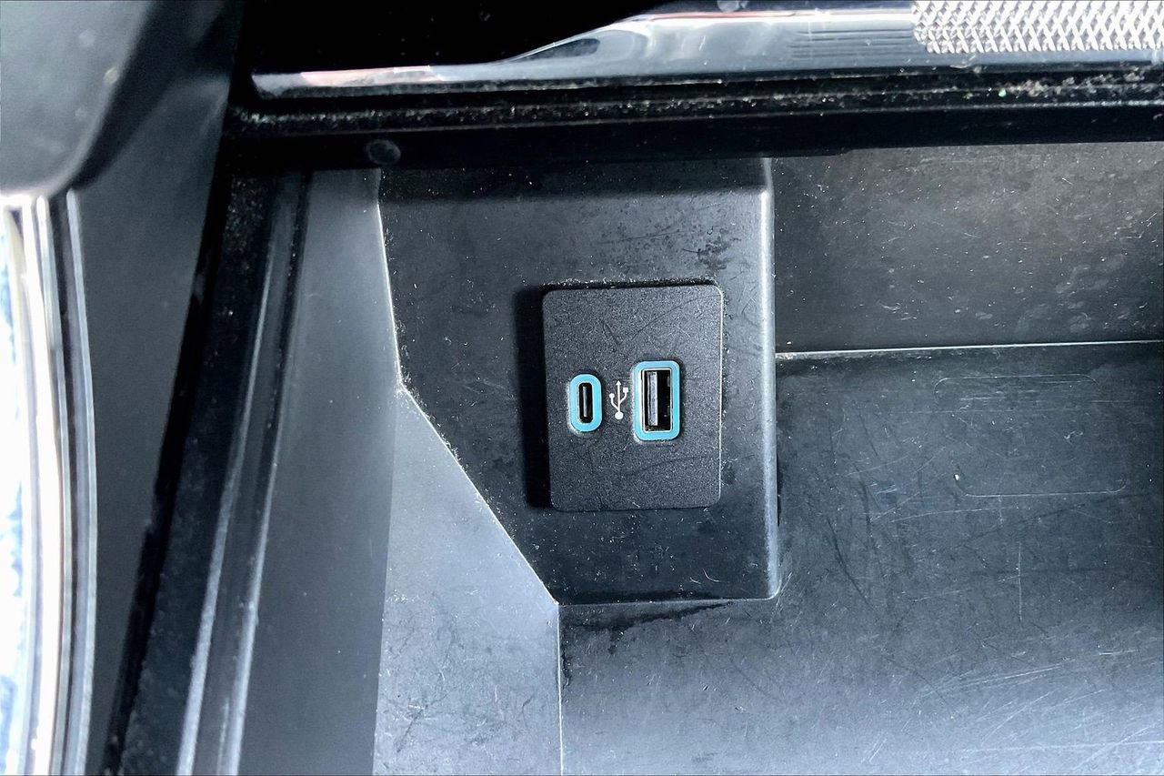 Used 2023 Ford F150 Lariat image 18