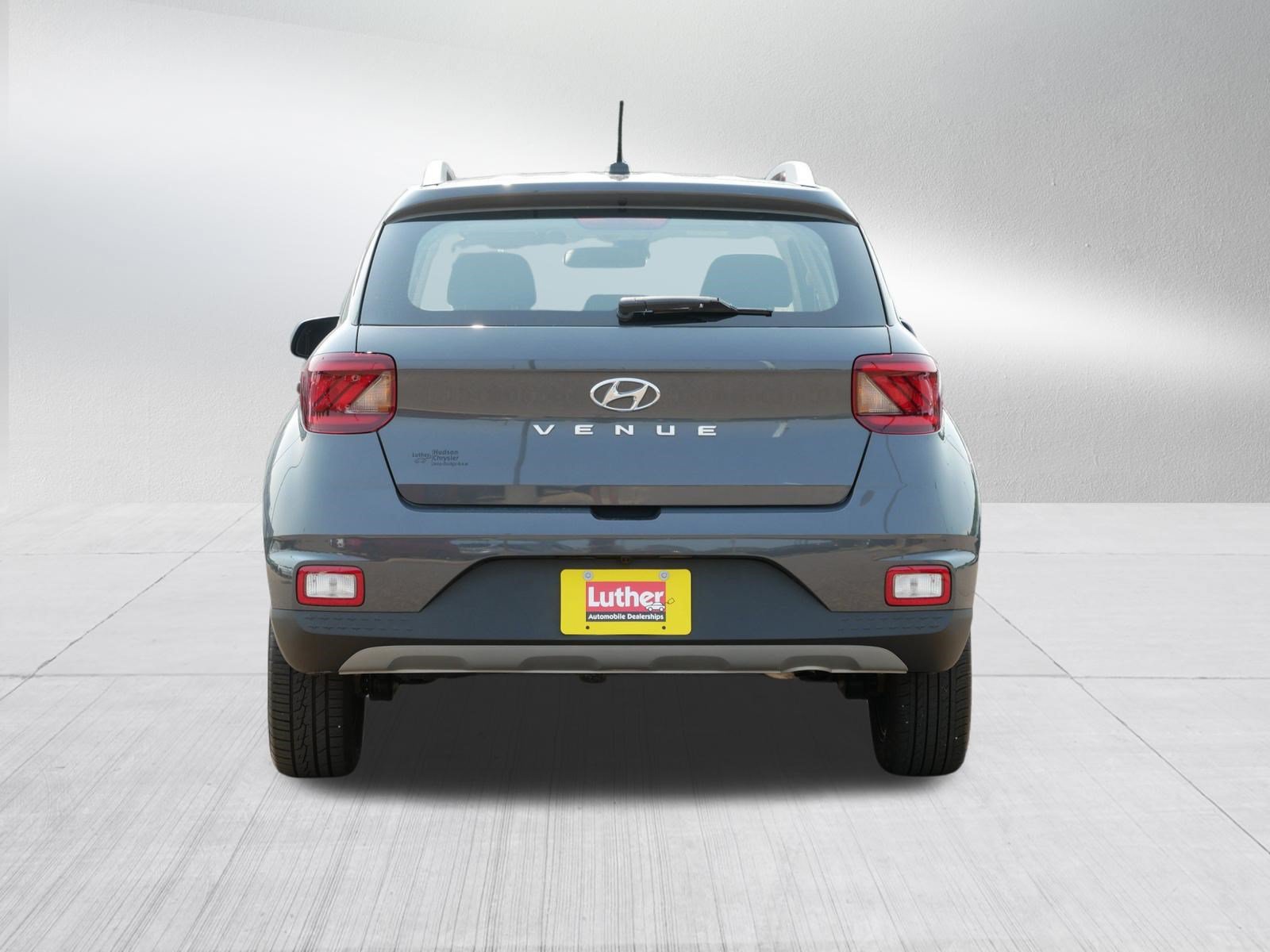 Used 2025 Hyundai Venue SEL FWD image 6
