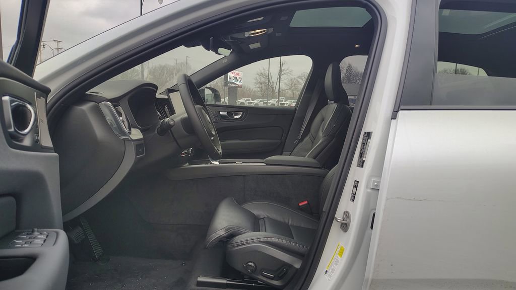 New 2026 Volvo XC60 B5 Ultra w/ Climate Package image 7