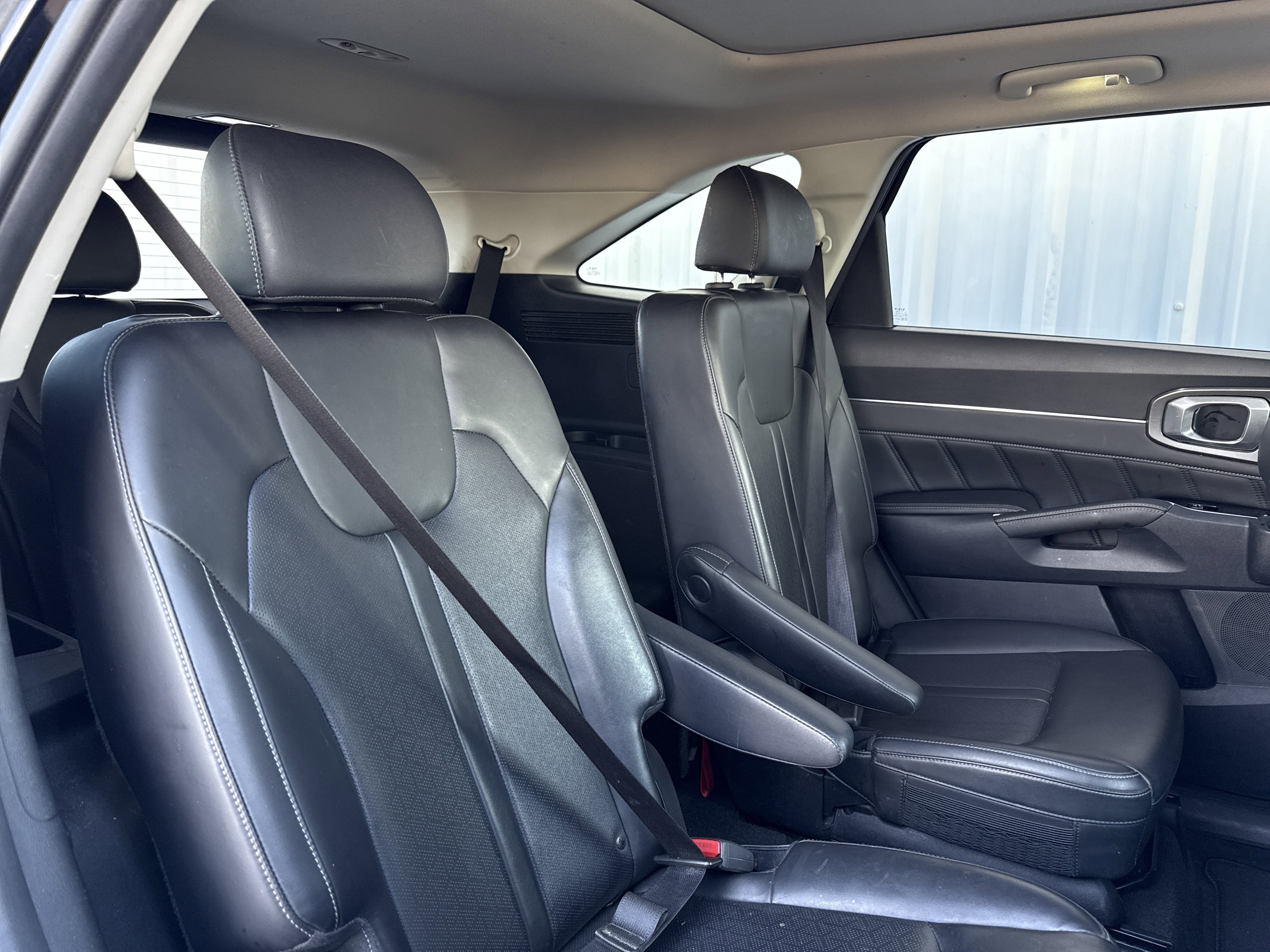 Used 2023 Kia Sorento SX image 28