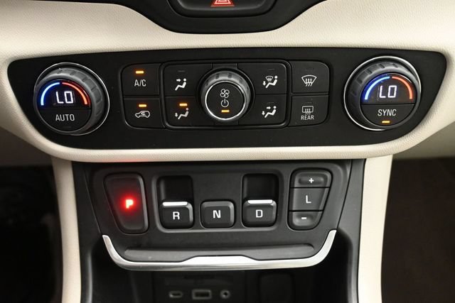 Used 2020 GMC Terrain Denali w/ Denali Premium Package AWD/4WD image 16