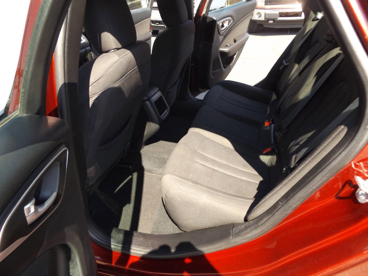 Used 2015 Chrysler 200 Limited w/ Convenience Group image 17