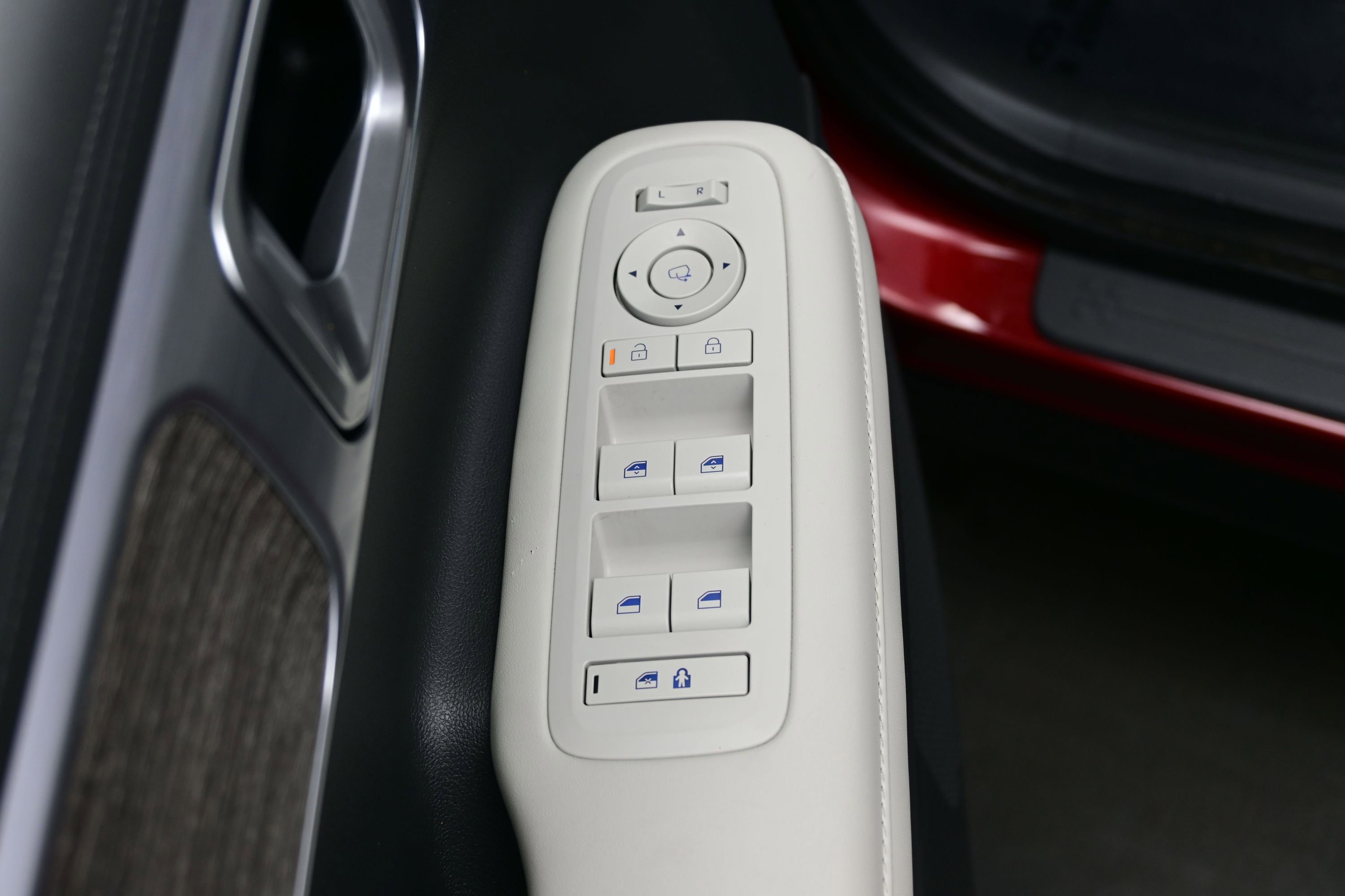 Used 2024 Hyundai Santa Fe Limited AWD/4WD image 10