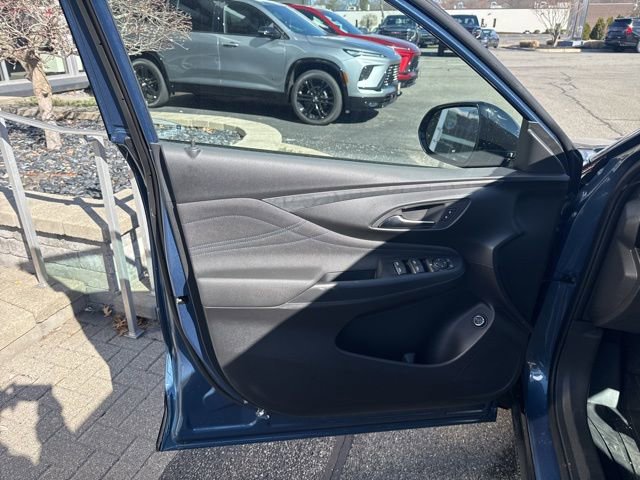 New 2026 Buick Envista Sport Touring FWD image 10