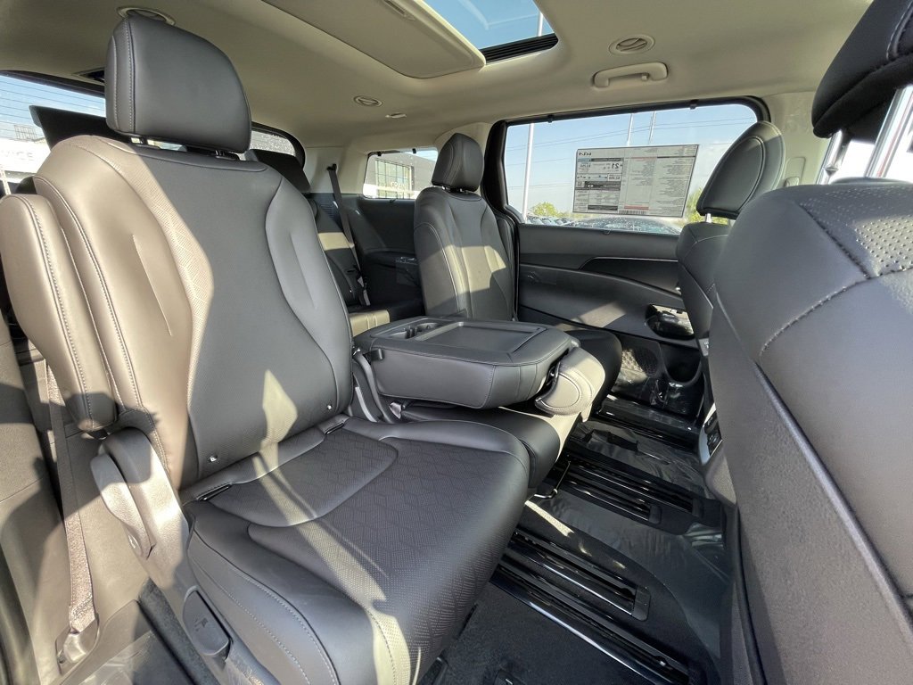 New 2026 Kia Carnival SX w/ SX Dark Edition Package image 30