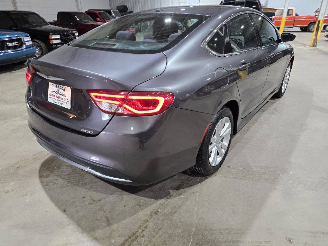 Used 2015 Chrysler 200 Limited w/ Convenience Group FWD image 9
