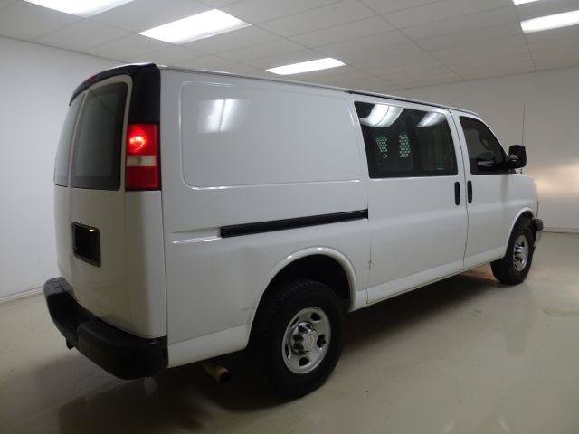 Used 2018 Chevrolet Express 2500 w/ Driver Convenience Package RWD image 6