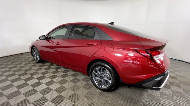 Used 2024 Hyundai Elantra SEL FWD image 7