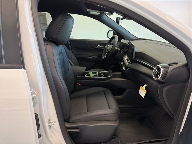 New 2026 Chevrolet Equinox LT w/ Convenience Package II AWD/4WD image 24