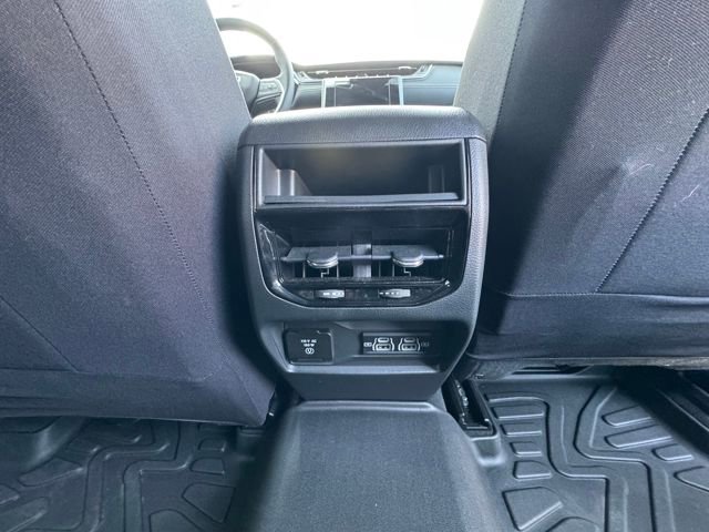 Used 2025 Jeep Grand Cherokee Laredo X w/ Luxury Tech Group I image 17