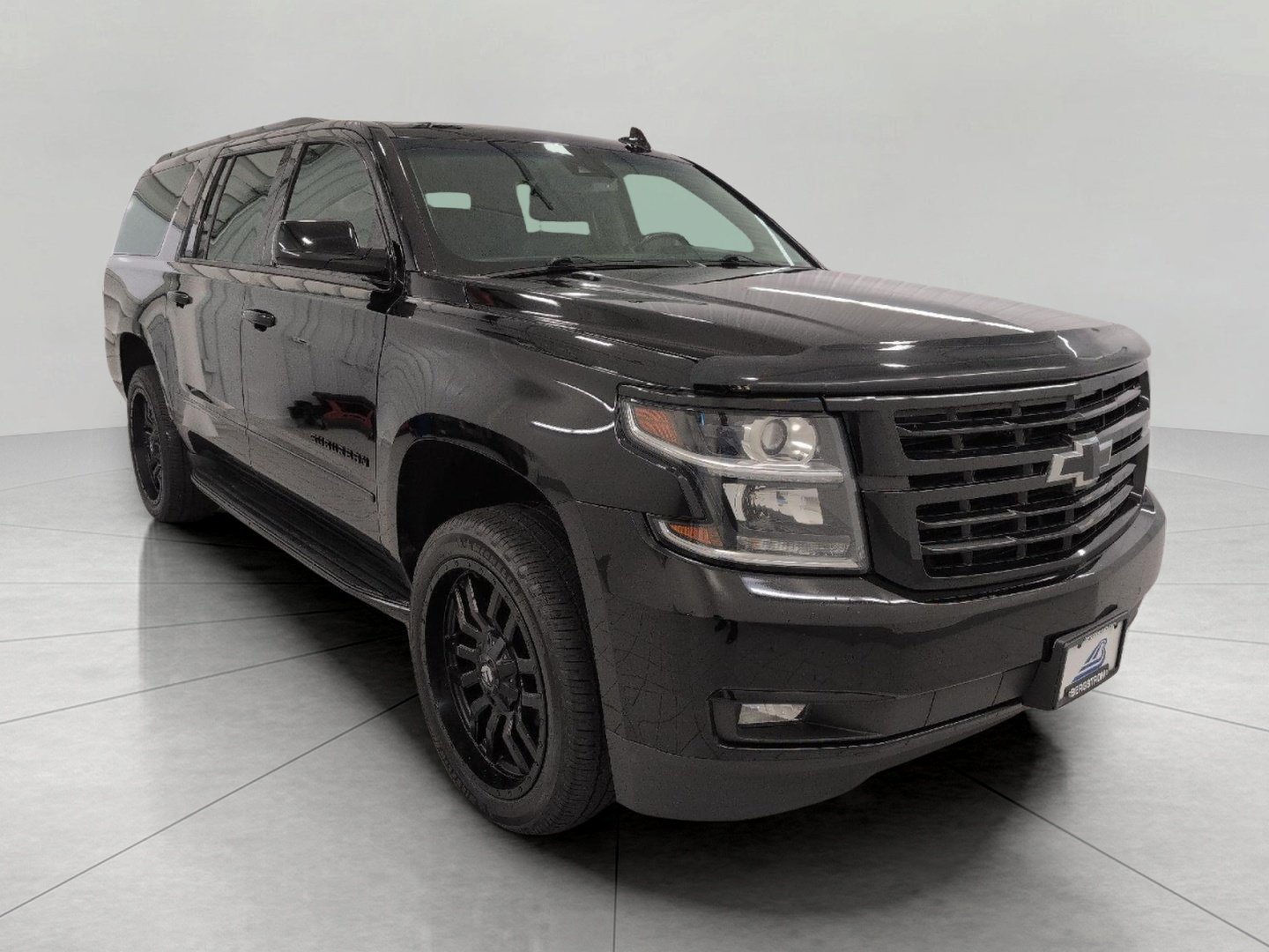 Used 2019 Chevrolet Suburban Premier AWD/4WD image 1