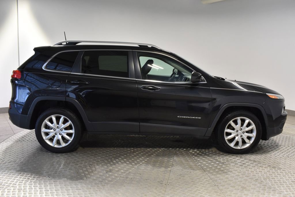 Used 2016 Jeep Cherokee Limited image 10