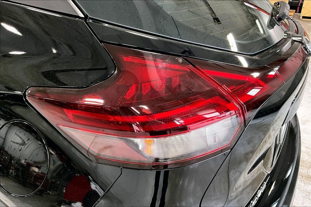 Certified 2022 Nissan Kicks SV image 29