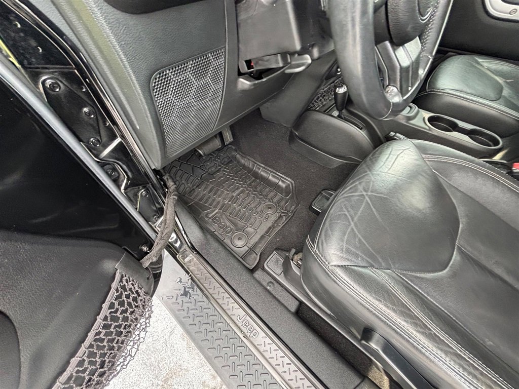 Used 2015 Jeep Wrangler Sahara w/ Connectivity Group image 13