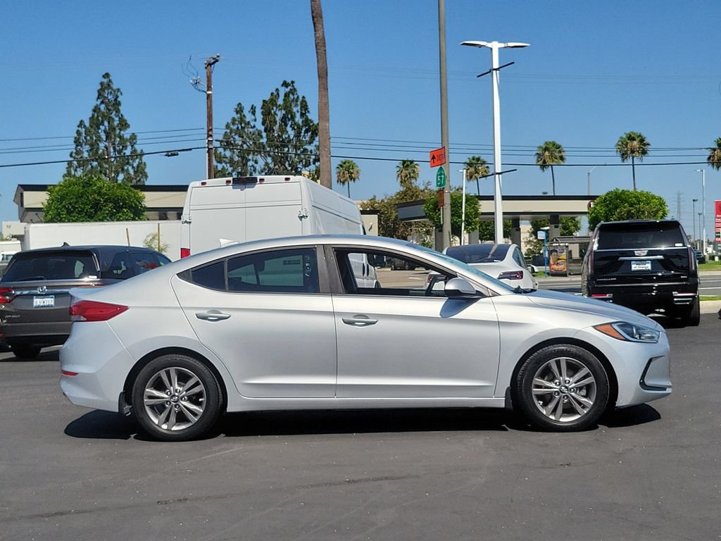 Used 2017 Hyundai Elantra SE FWD image 31