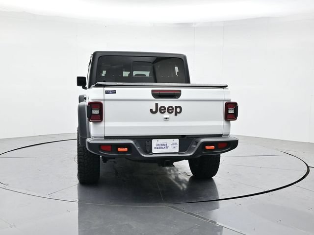 Used 2024 Jeep Gladiator Mojave w/ Technology Group AWD/4WD image 8