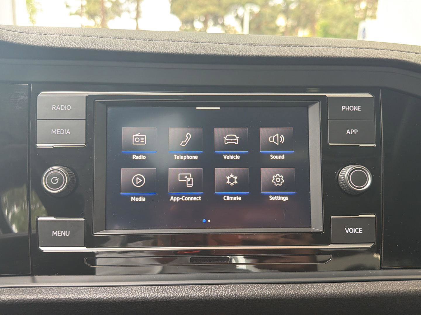 Used 2023 Volkswagen Jetta SE w/ Panoramic Sunroof Package FWD image 21
