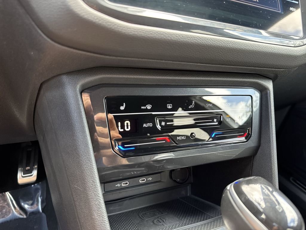 Used 2023 Volkswagen Tiguan SE R-Line image 51