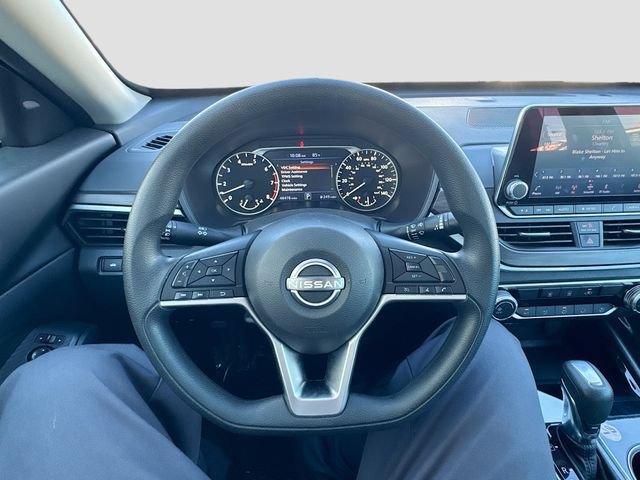 Used 2024 Nissan Altima 2.5 SV FWD image 11
