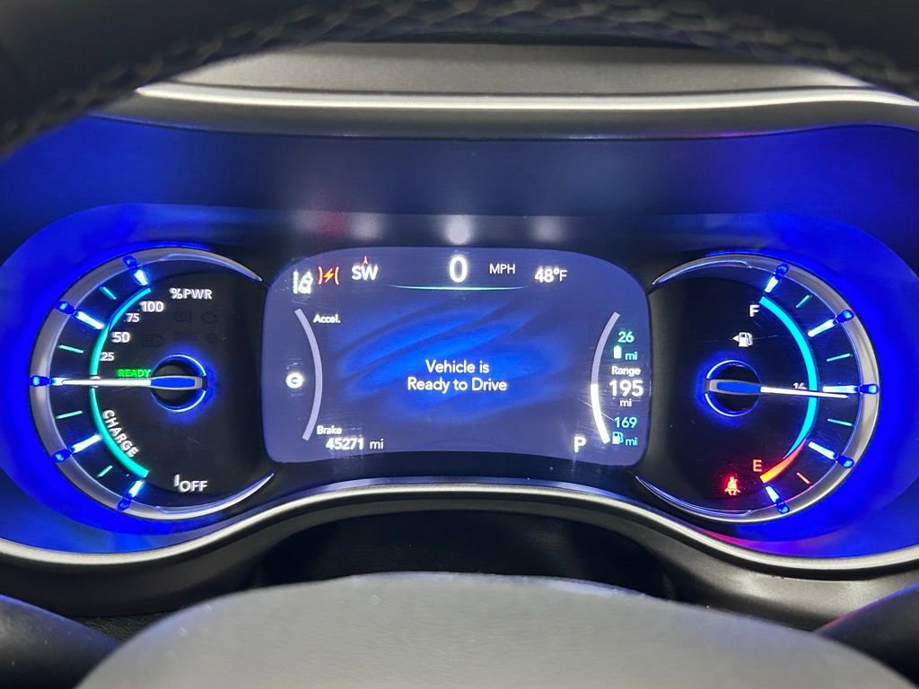 Used 2024 Chrysler Pacifica Select image 18