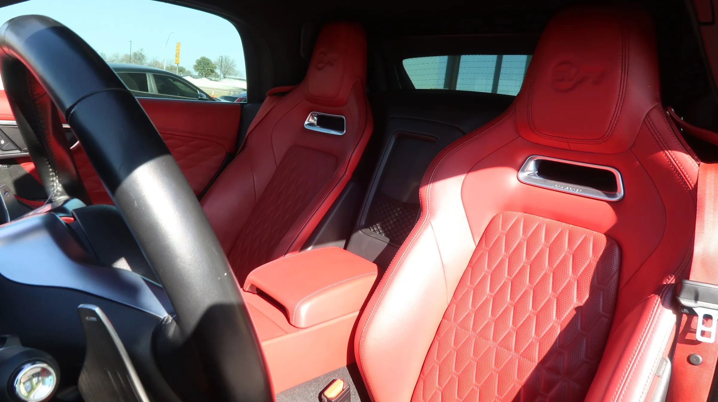 Used 2020 Jaguar F-TYPE SVR image 18